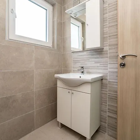 Beautiful In Karin With Heated Swimming Pool *