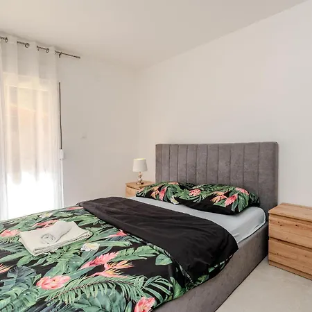 Beautiful In Karin With Heated Swimming Pool *