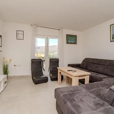 Holiday home Beautiful In Karin With Heated Swimming Pool *