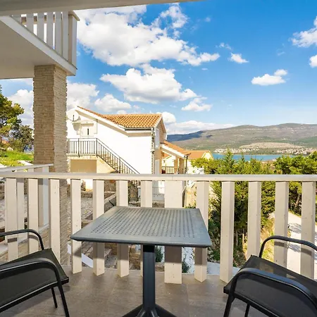 Holiday home Beautiful In Karin With Heated Swimming Pool *