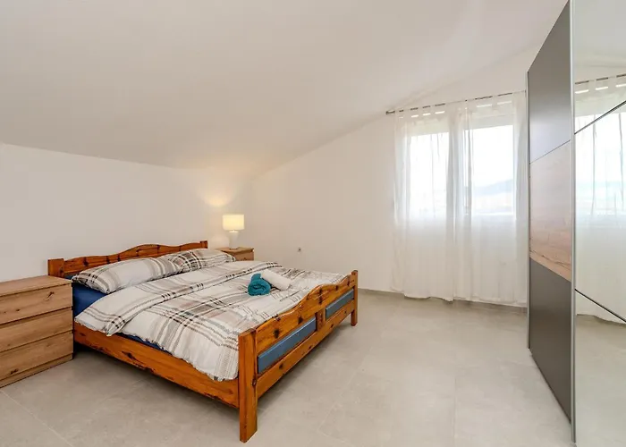 Amazing In Karin Holiday home Nadin