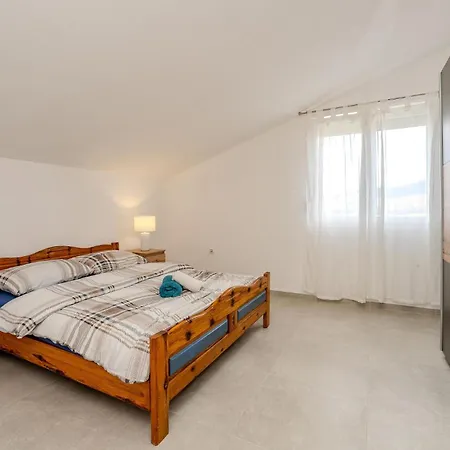 Beautiful In Karin With Heated Swimming Pool Casa de Férias Nadin