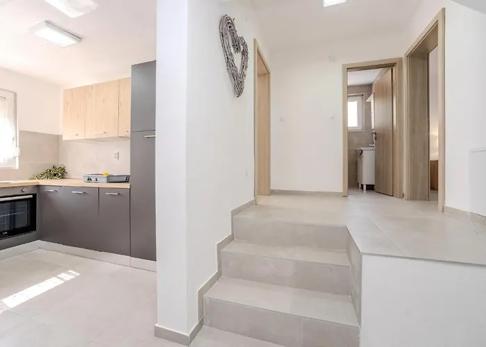 Amazing In Karin Nyaraló *