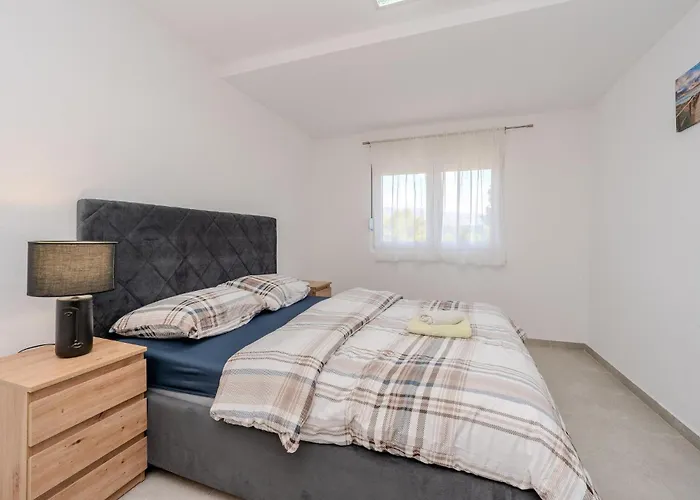 Amazing In Karin Nyaraló Nadin