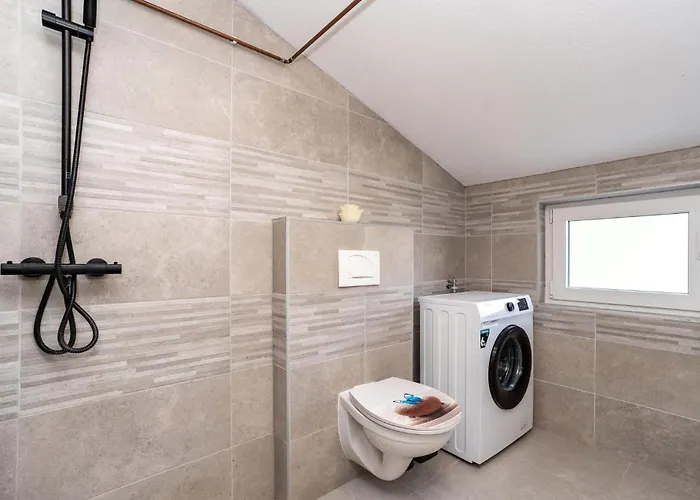 Amazing In Karin Nadin