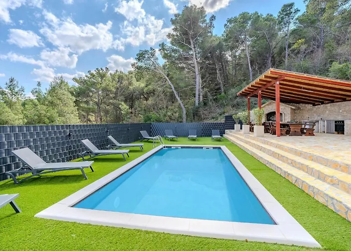 Amazing In Karin Nyaraló *